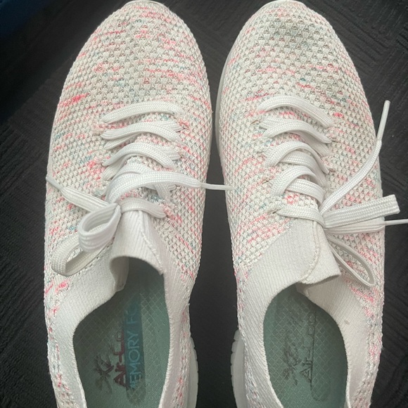 Womens Ultra
Flex Happy Day 13101
White Running Shoes
Sneakers Pet/Smoke Free - Picture 4 of 4